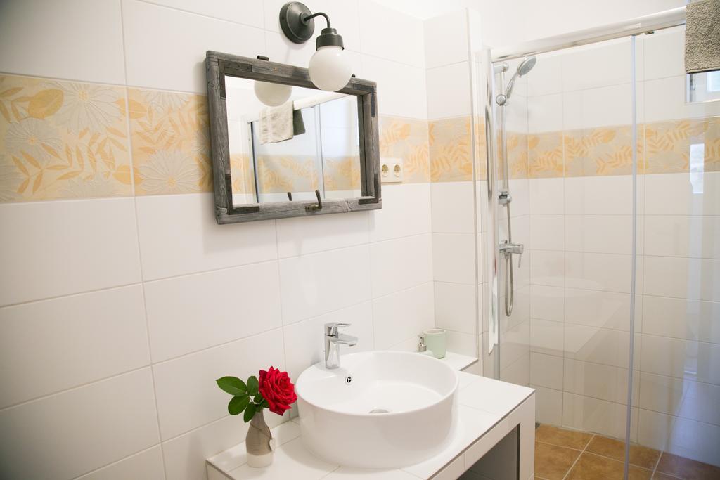 BadacsonytördemicMilio Apartman Badacsonyアパートメント エクステリア 写真